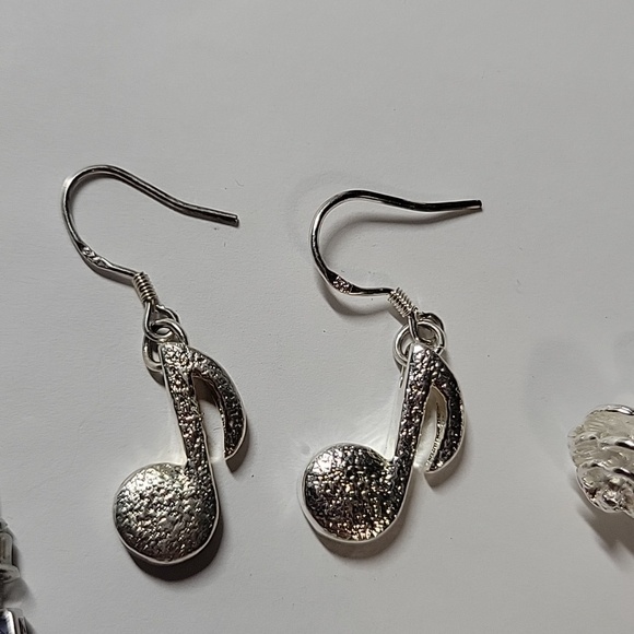 Floral & Musical Note Earring Set - Picture 3 of 6